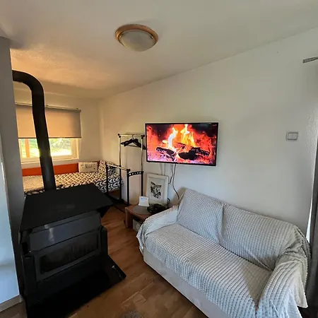 Holiday home Divcibarski Kutak *